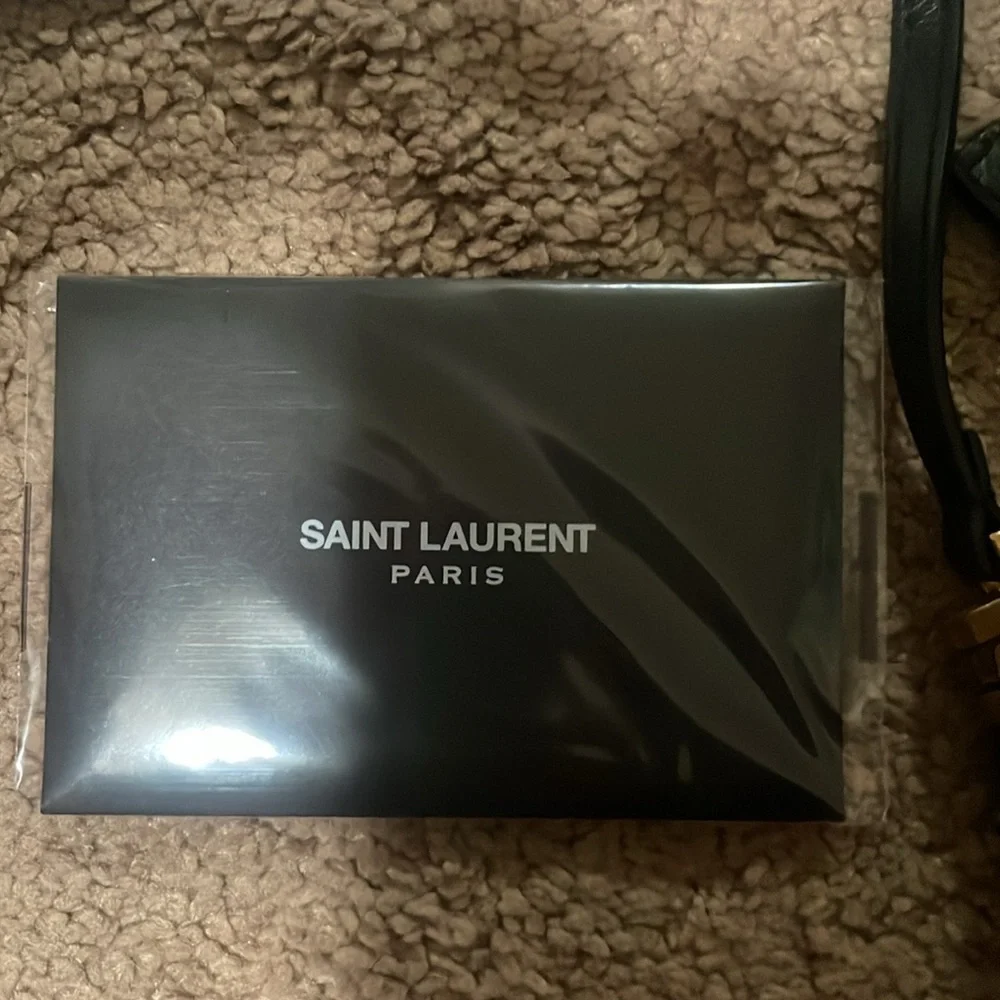YSL - Picture 7 of 8